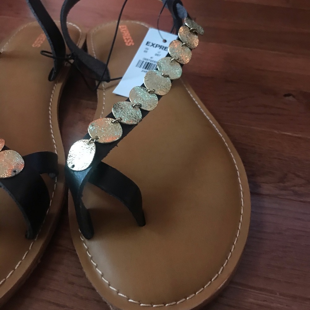 Express Sandals 🖤 - Picture 4 of 16
